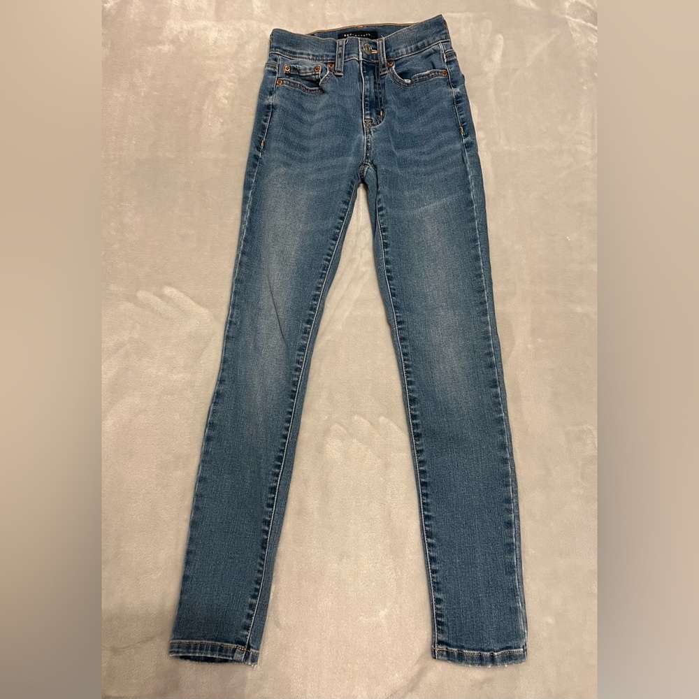 Aeropostale Women's Skinny Jeans in Denim Blue